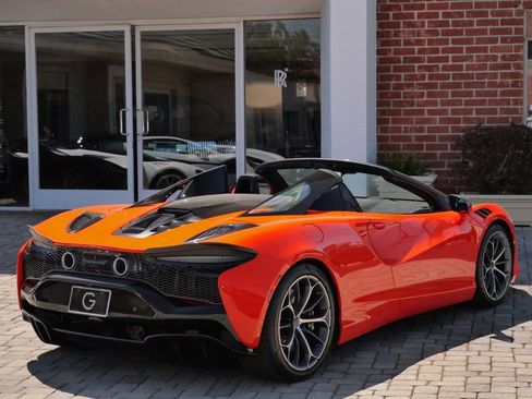 New 2025 McLaren Artura Spider image 4