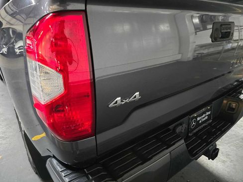 Used 2019 Toyota Tundra Platinum AWD/4WD image 15