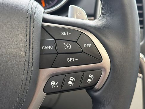 Used 2017 Jeep Grand Cherokee Summit image 32