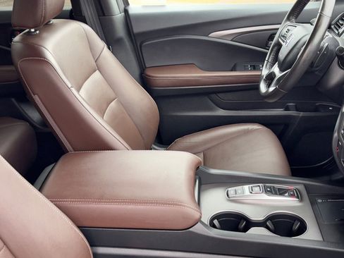 Used 2025 Honda Ridgeline RTL image 10