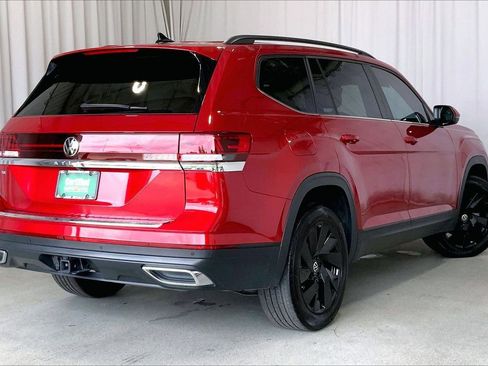 Used 2024 Volkswagen Atlas SE w/ Black Wheel Package FWD image 13