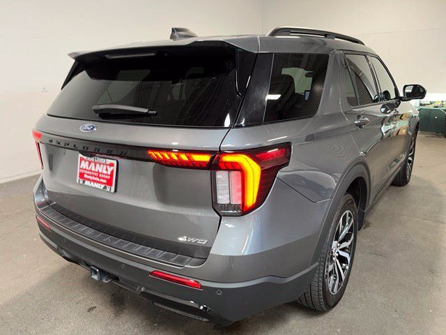 Used 2025 Ford Explorer ST-Line AWD/4WD image 3