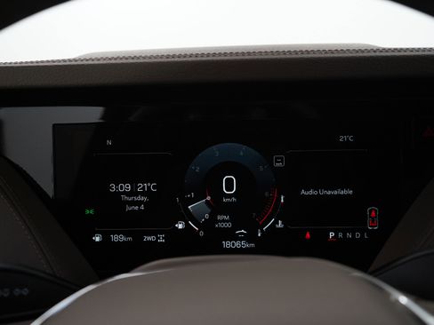 Used 2025 GMC Yukon Denali w/ Sun & Power Step Package AWD/4WD image 29