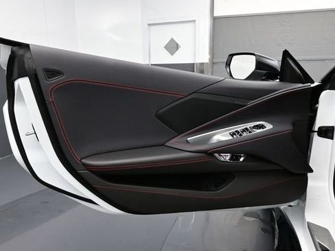 Used 2025 Chevrolet Corvette Z06 RWD image 7