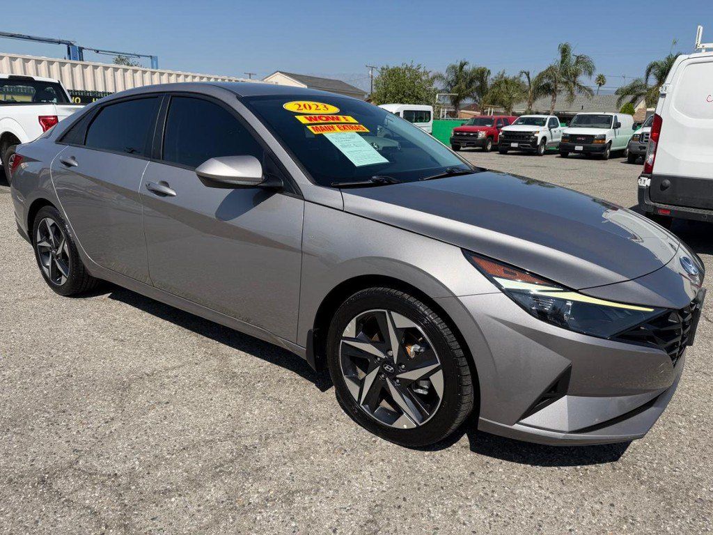 Used 2023 Hyundai Elantra SEL w/ Convenience Package FWD image 3