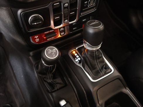 Used 2025 Jeep Gladiator Rubicon image 9