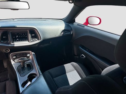Used 2022 Dodge Challenger SXT RWD image 22