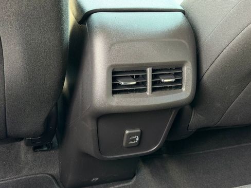 Used 2024 Chevrolet Equinox LS w/ LS Convenience Package image 27