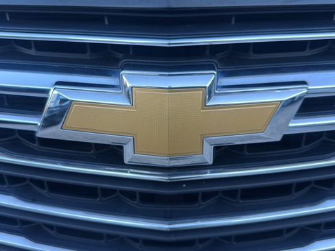 Used 2023 Chevrolet Traverse LT FWD image 47