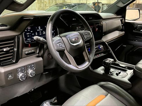 Used 2025 GMC Sierra 1500 AT4 w/ Technology Package image 18