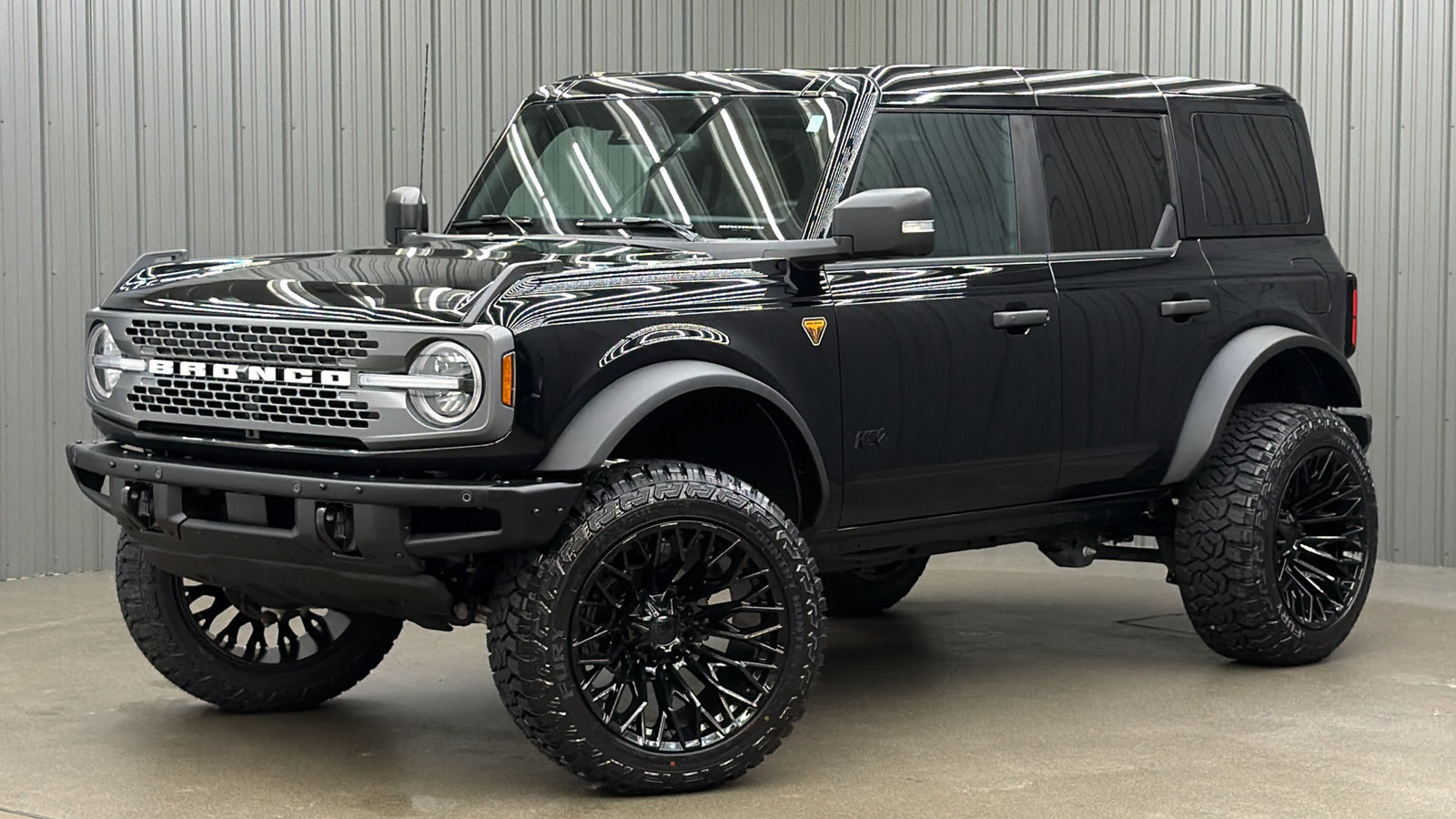 Used 2025 Ford Bronco Badlands AWD/4WD image 1