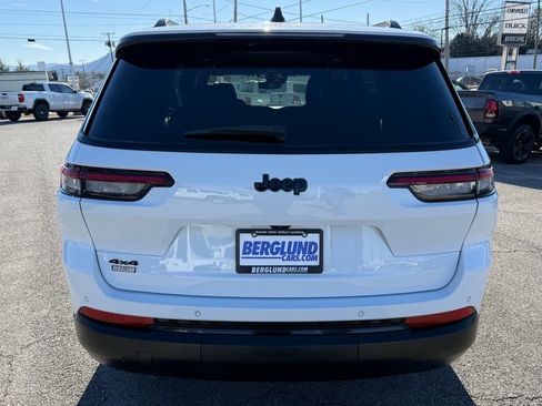 Used 2024 Jeep Grand Cherokee L Laredo image 5