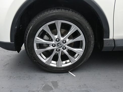 Used 2016 Toyota RAV4 Limited image 12