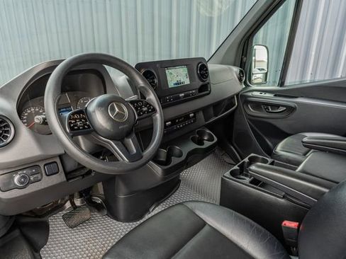 Used 2019 Mercedes-Benz Sprinter 2500 image 23