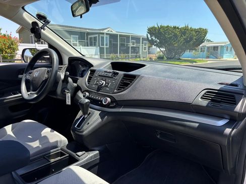 Used 2016 Honda CR-V LX image 9