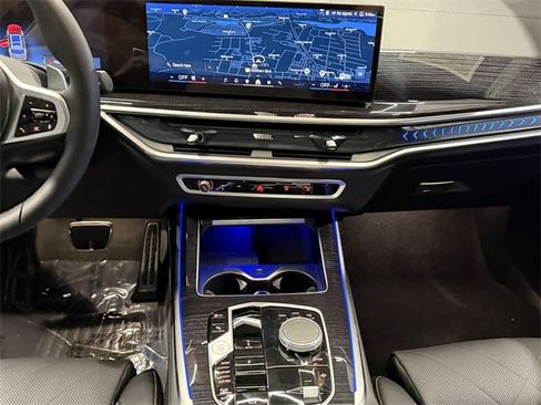 Used 2026 BMW X7 xDrive40i w/ M Sport Package image 16