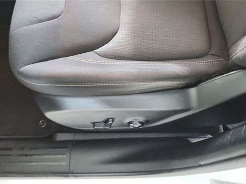 Used 2016 Jeep Cherokee Latitude w/ Comfort & Sound Group AWD/4WD image 11