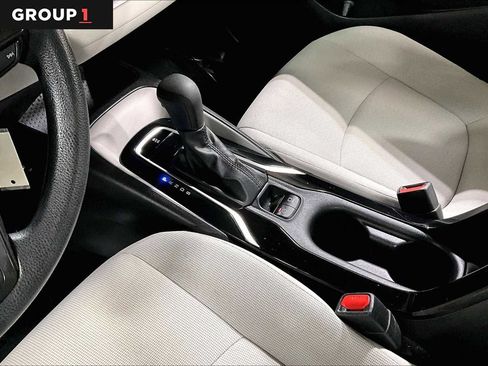 Used 2021 Toyota Corolla LE FWD image 16