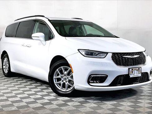 Used 2022 Chrysler Pacifica Touring-L image 12