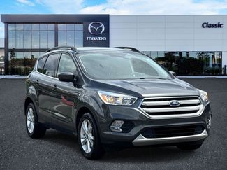 Used 2018 Ford Escape SE FWD video 1