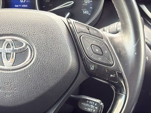 Used 2018 Toyota C-HR XLE image 21