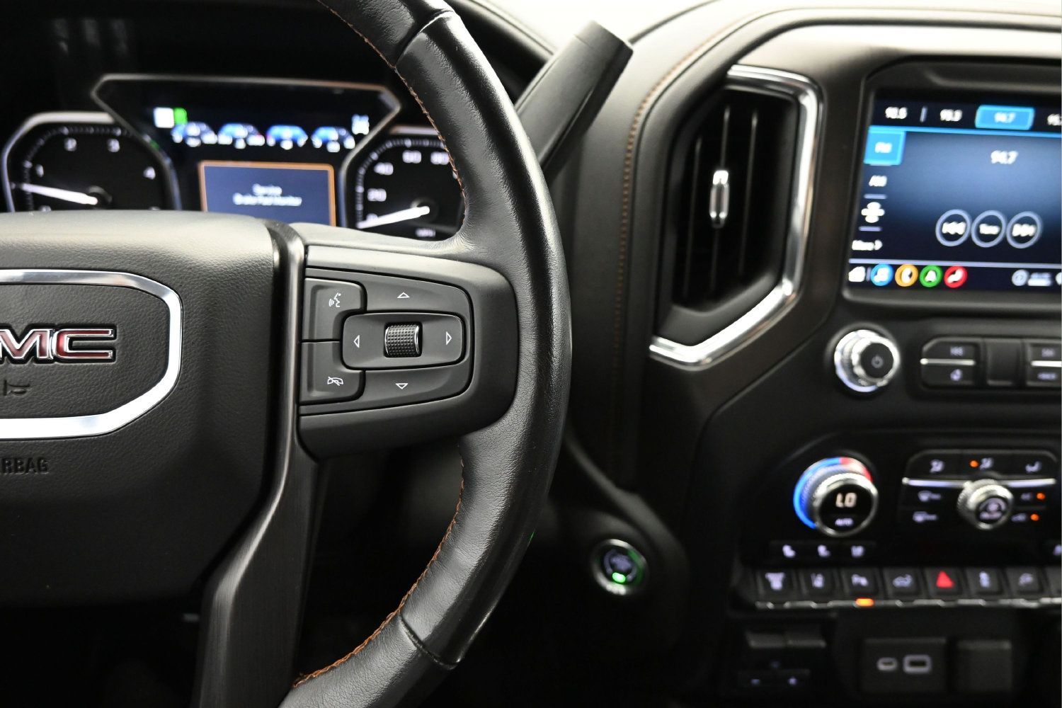 Used 2020 GMC Sierra 2500 AT4 w/ AT4 Premium Package AWD/4WD image 21