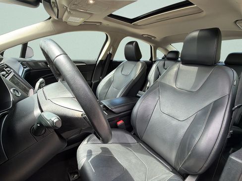 Used 2020 Ford Fusion Energi Titanium FWD image 25