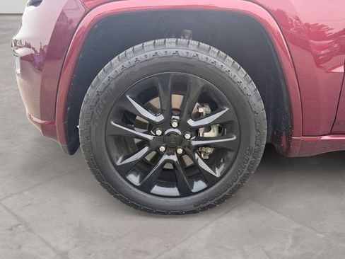 Used 2021 Jeep Grand Cherokee Laredo X AWD/4WD image 14
