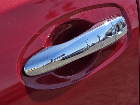 Used 2017 Nissan Rogue SV image 38