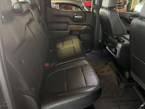 Used 2021 Chevrolet Silverado 1500 High Country w/ Technology Package image 18