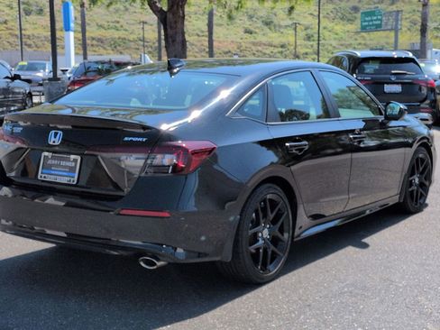Used 2025 Honda Civic Sport image 5