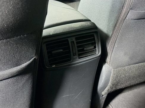 Used 2018 Nissan Rogue S AWD/4WD image 28