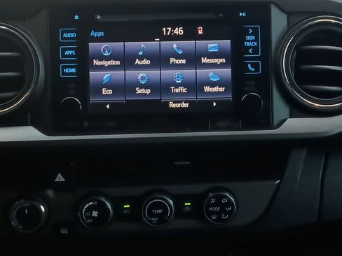 Used 2018 Toyota Tacoma TRD Sport AWD/4WD image 8
