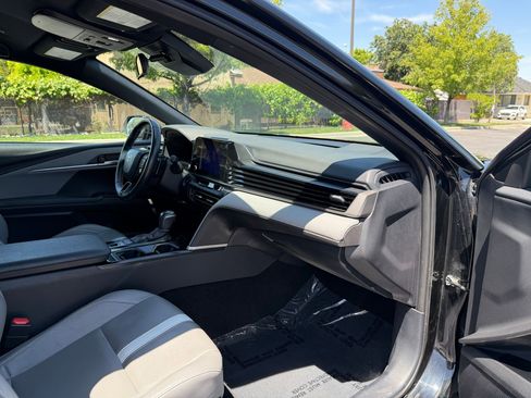Used 2025 Toyota Camry SE FWD image 29