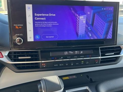 Used 2025 Toyota Sienna XLE w/ XLE Plus Package image 37