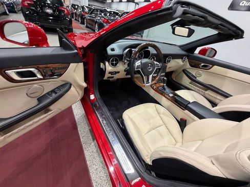 Used 2012 Mercedes-Benz SLK 250 image 21