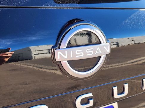 Used 2022 Nissan Rogue SV image 13