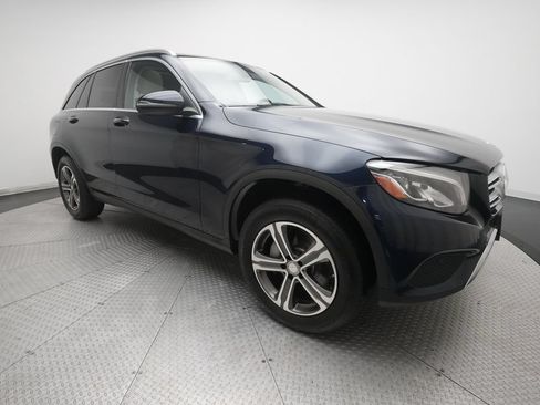 Used 2017 Mercedes-Benz GLC 300 4MATIC image 37