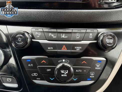 Used 2020 Chrysler Pacifica Touring-L Plus w/ Tire & Wheel Group image 29