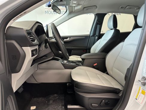 New 2025 Ford Escape SE image 35