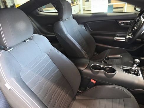 Used 2015 Ford Mustang GT RWD image 9