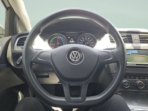 Used 2016 Volkswagen e-Golf SE w/ DC Fast Charging Package FWD image 28