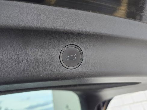 Used 2024 Tesla Model Y Long Range image 40