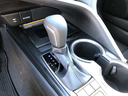 Used 2019 Toyota Camry XSE image 18