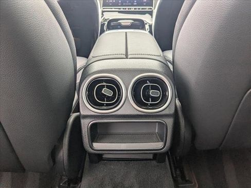Used 2025 Mercedes-Benz C 300 Sedan image 18