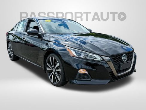 Used 2020 Nissan Altima 2.5 SR FWD image 2