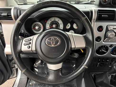 Used 2008 Toyota FJ Cruiser 4WD image 22
