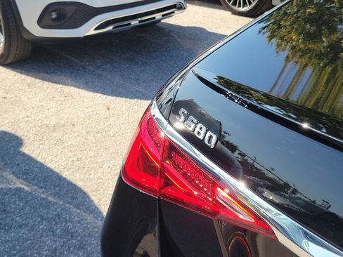 Certified 2025 Mercedes-Benz S 580 4MATIC Sedan image 8