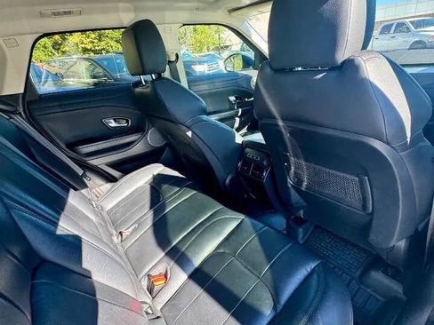 Used 2016 Land Rover Range Rover Evoque SE image 8