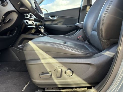 Used 2023 Hyundai Kona Limited image 12